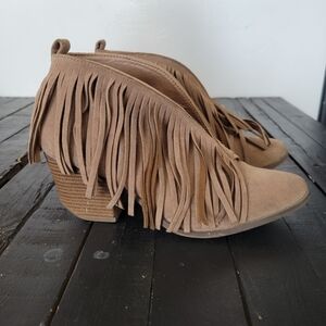 Beast Fashion Women's 8.5 Beige Fringe Booties Ankle Boots Boho Western Bohemian